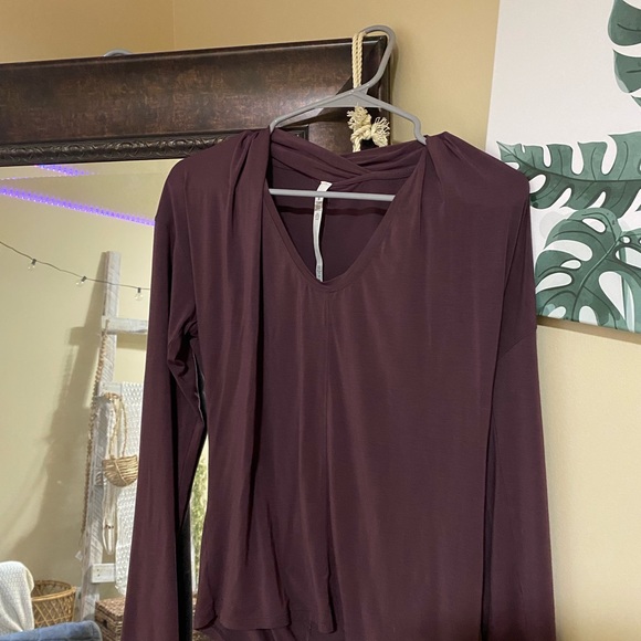 lululemon shirt - Picture 4 of 5